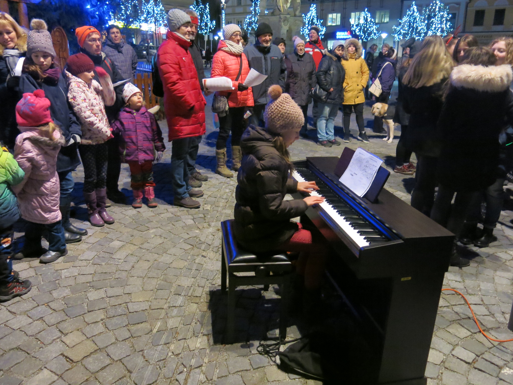 Žáci ze Sadů podpořili akci Celé Česko zpívá koledy