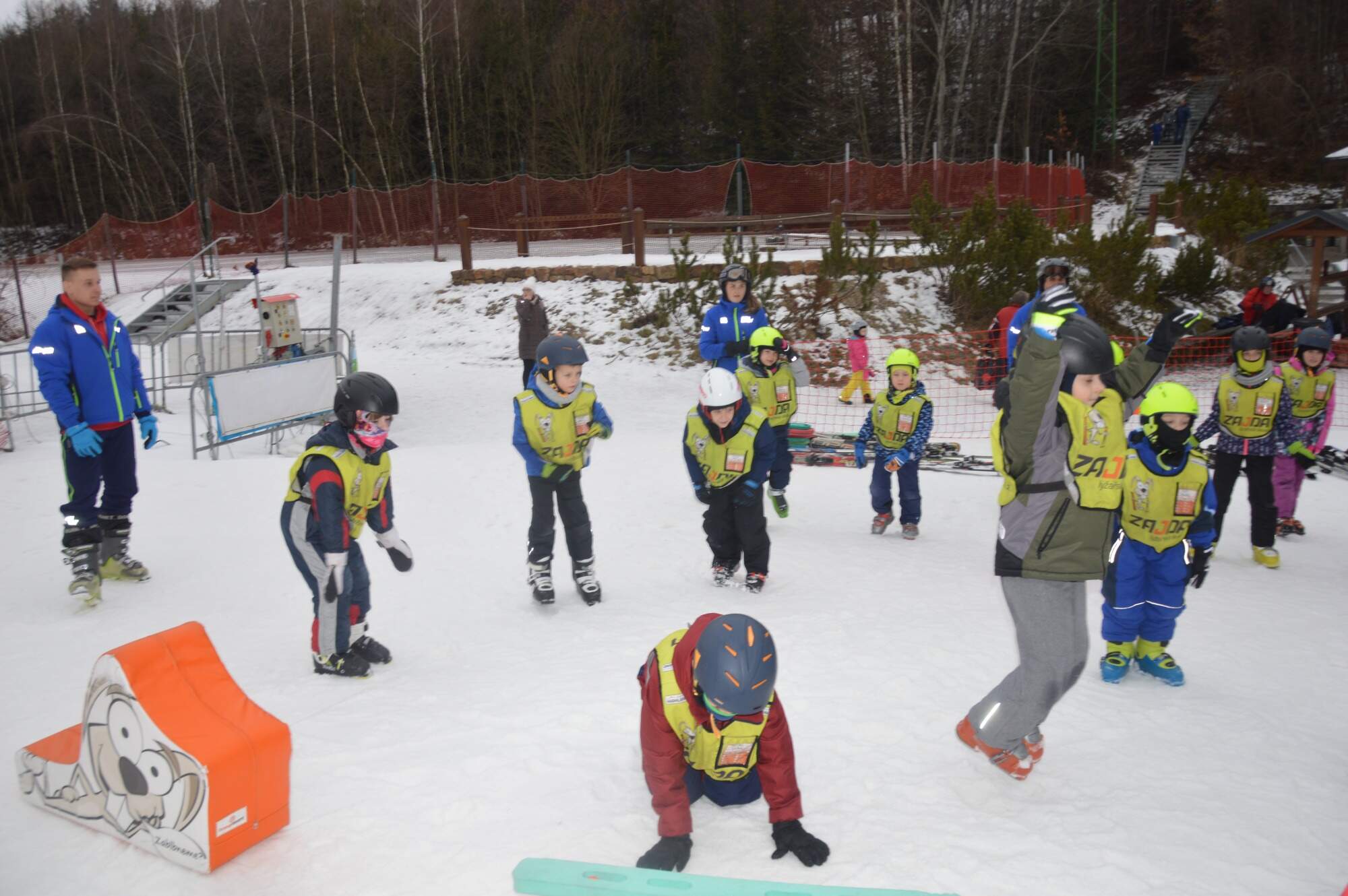 Naše děti lyžují se Zajdou
